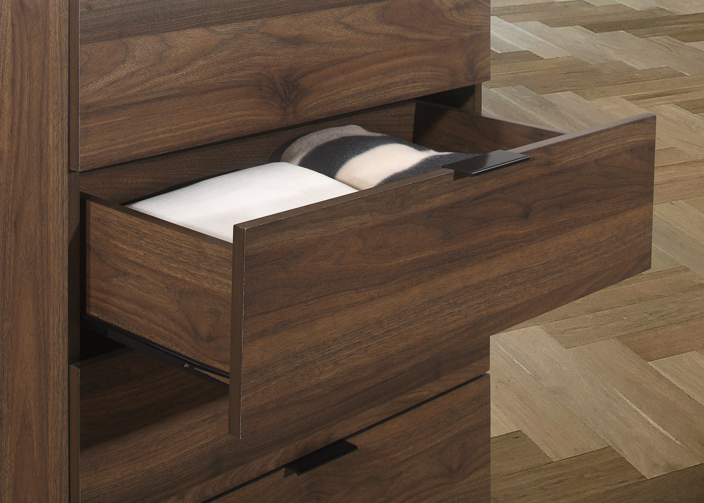 Houston 4 Drawer Chest