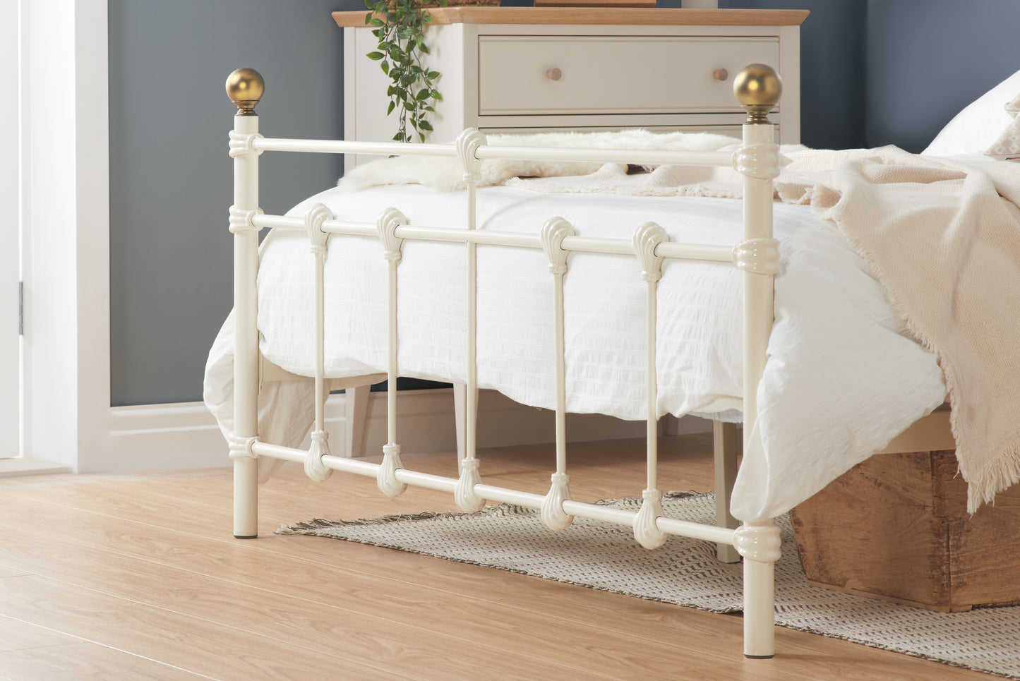 Atlas Double Bed