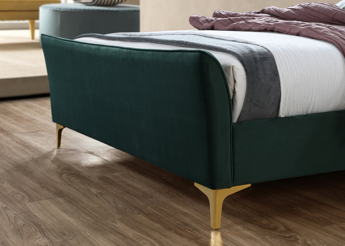 Clover King  Bed