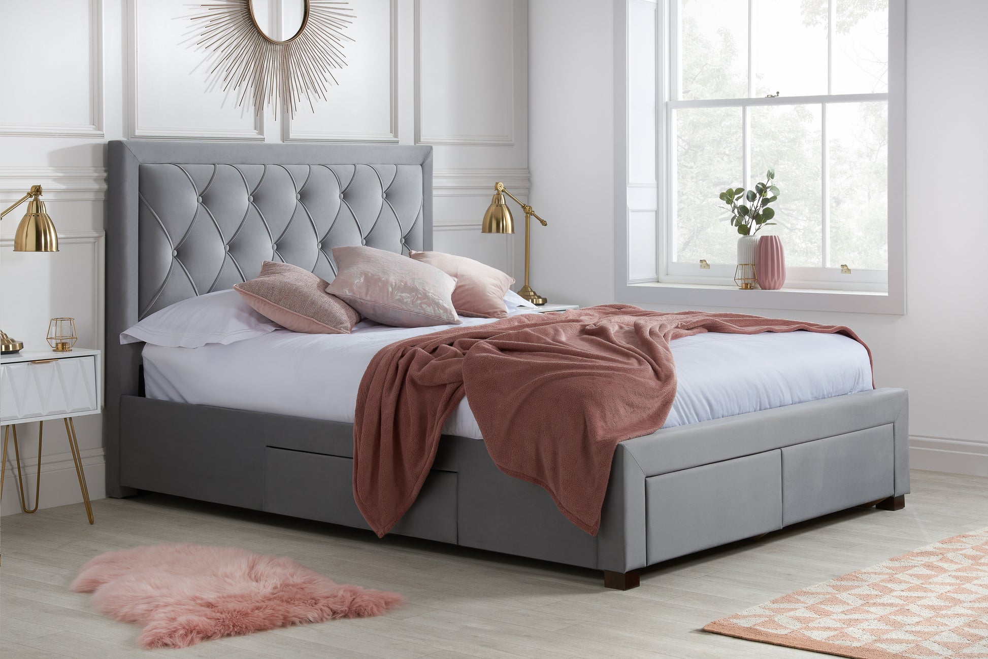 Woodbury Double Bed