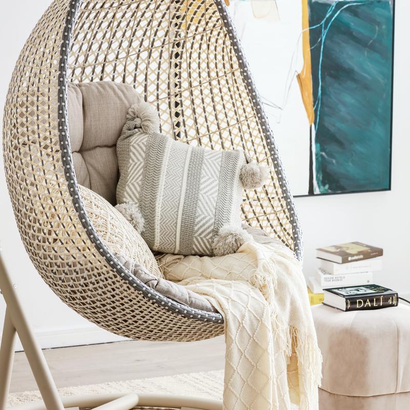 Egg chair hanging from ceiling best sale